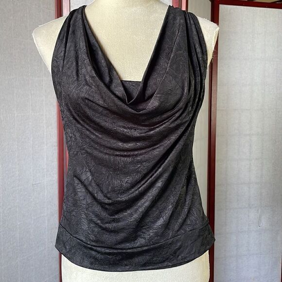 Moda Dress Top w/ Plunging Neckline, Open Back & Subtle Designs (Size: Small) - Picture 13 of 15